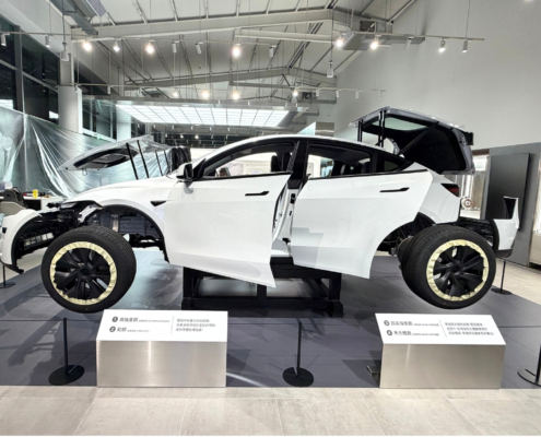 TESLA 臺北南港服務體驗中心