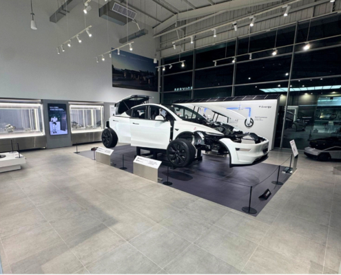 TESLA 臺北南港服務體驗中心