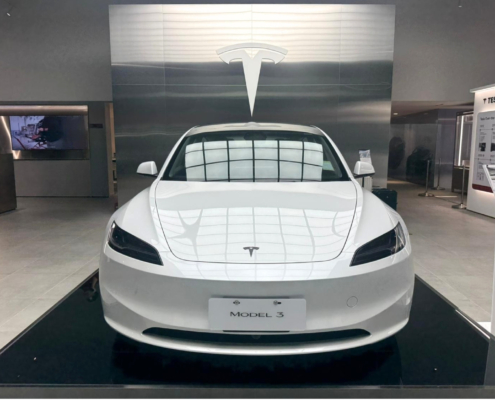 TESLA 臺北南港服務體驗中心